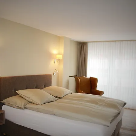 فندق Parkhotel 4*